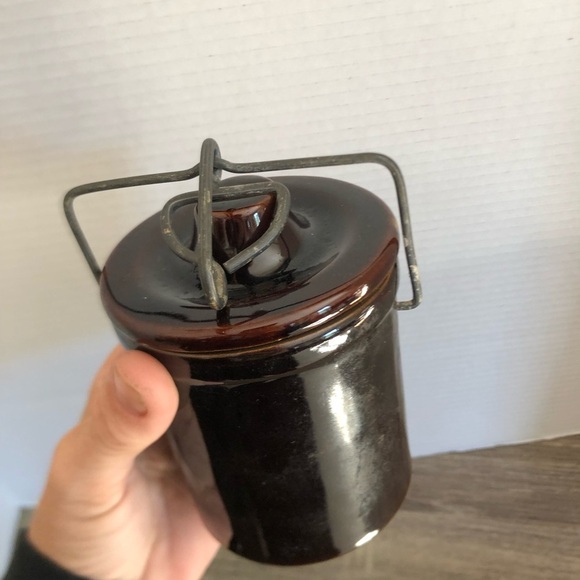 Vtg Stoneware Crock with Bail Lock - Picture 10 of 14